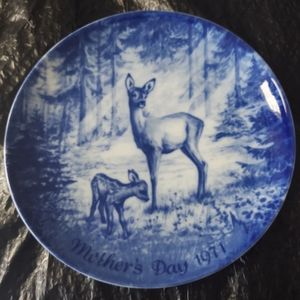 Royale Blue Winter China Mother's Day Plates Limited Edition 1971 - 1972